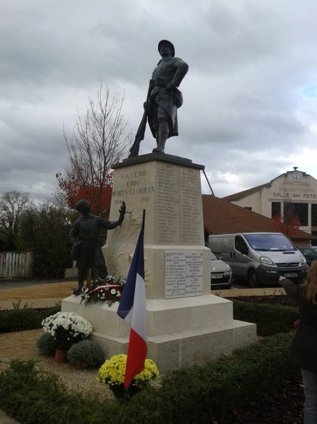 Monument aux morts pour la France de Montpont en Bresse, restauration de l'ensemble.