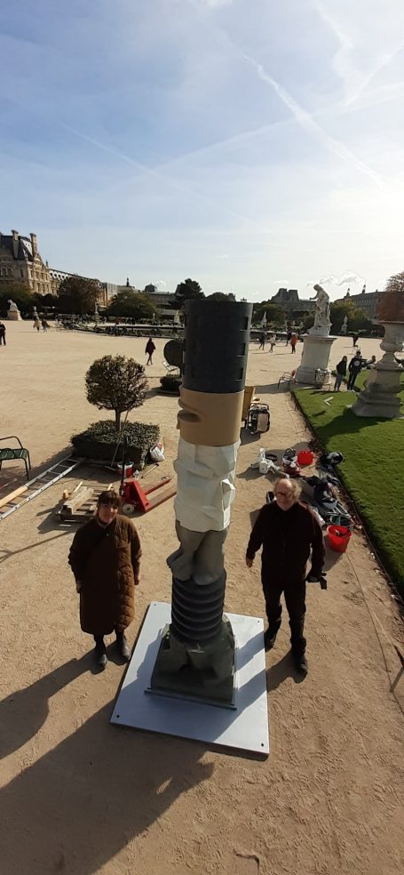 Réalisation pour Marion Verboom d'une sculpture nommée Achronie 25. Marion Verboom et Michel Delarasse.